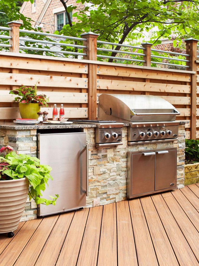 Simple Grill-Focused Outdoor Kitchen Layout